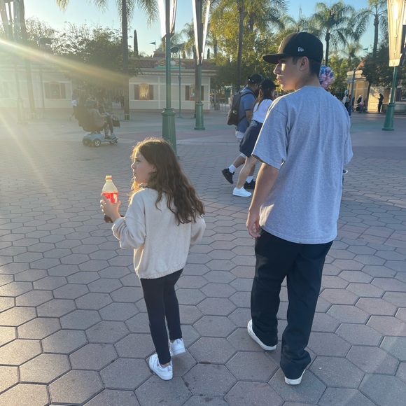 Meet your Posher, Nicole - Picture 16 of 16